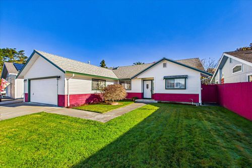 1747 Meadowlark Ct, Fortuna, CA, 95540-3453 | Card Image