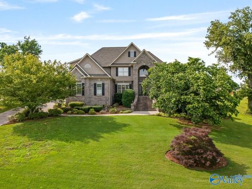 9073 Brigadoon Dr, Athens, AL, 35611-8072 | Card Image