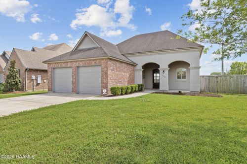100 Birchview Dr, Broussard, LA, 70518-7749 | Card Image