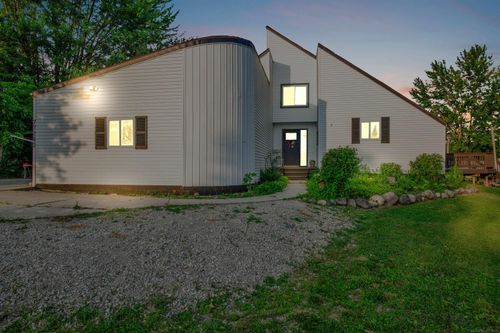 77280 Coon Creek Rd, Armada, MI, 48005-1901 | Card Image