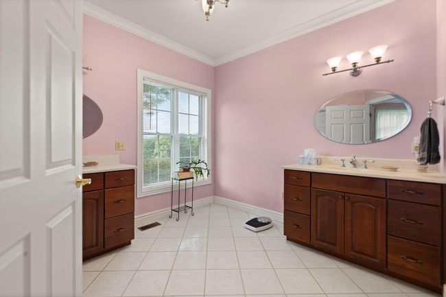 225 Hilltop Rd, Home with 3 bedrooms, 3 bathrooms and null parking in East Bernstadt KY | Image 24