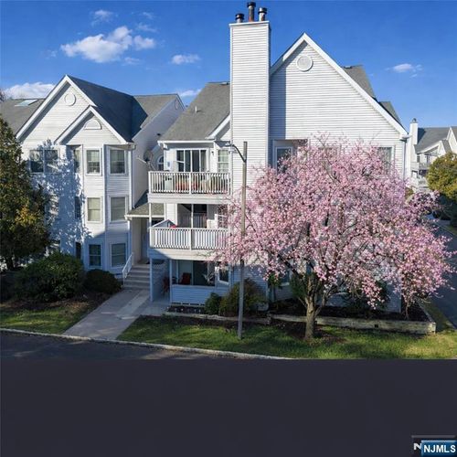 101 Quartz Ln, Paterson, NJ, 07501-3349 | Card Image