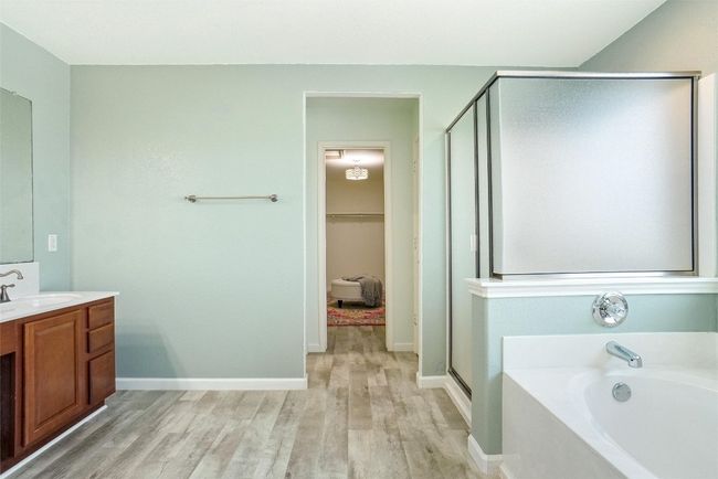 Large oversized bathroom with soaking tub and large shower | Image 20