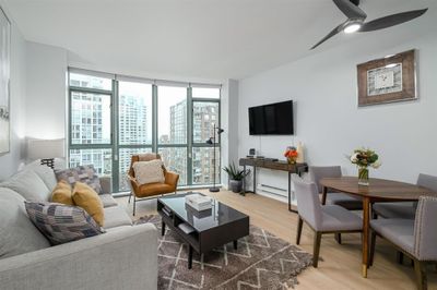 1105 - 1383 Howe St, Condo with 1 bedrooms, 1 bathrooms and 1 parking in Vancouver BC | Image 2