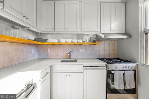 apt-218b-4000 Cathedral Ave Nw, WASHINGTON, DC, 20016-5265 | Card Image