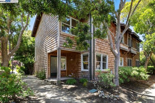 357 Centre Ct, Alameda, CA, 94502-6557 | Card Image