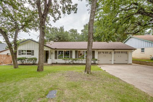 1909 Windlea Dr, Euless, TX, 76040-4044 | Card Image
