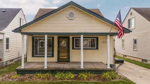 13311 Castle St, Southgate, MI, 48195-1128 | Card Image