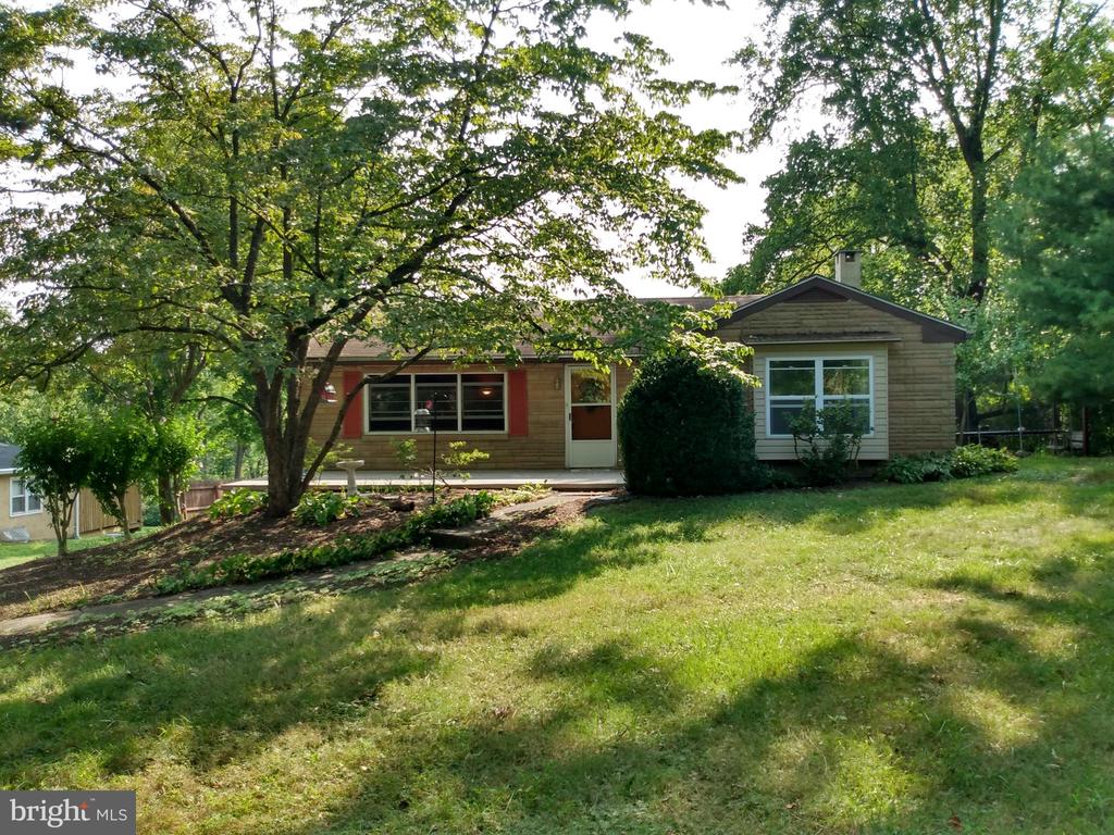 Highview Rd, Sellersville, PA 18960