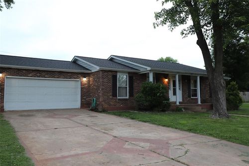 601 Edward St, Farmington, MO, 63640-2729 | Card Image