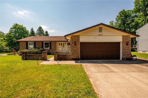 4200 Linchmere Dr, Dayton, OH, 45415-1860 | Card Image