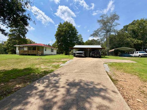 8409 County Road 61, Florence, AL, 35634-5828 | Card Image