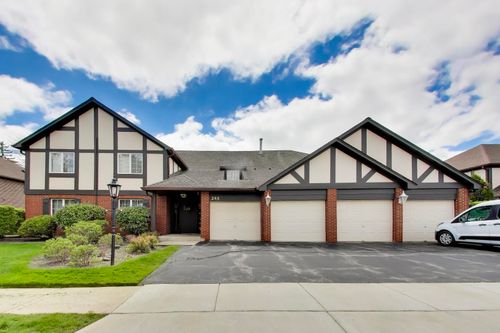 c-245 Windsor Ln, Willowbrook, IL, 60527-2977 | Card Image