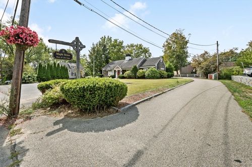 11 Maple St, West Newbury, MA, 01985-1502 | Card Image