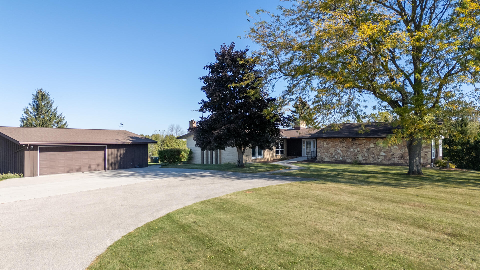 Tower Dr, Mayville, WI 53050
