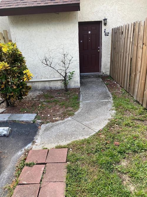 62-12414 N 58th St, TAMPA, FL, 33617-9307 | Card Image