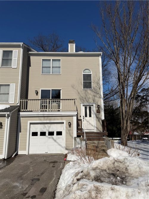 511-511 Clarks Row, Bristol, RI, 02809-1581 | Card Image