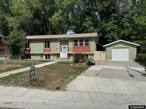 127 Davis Ln, Riverton, WY, 82501-3107 | Card Image