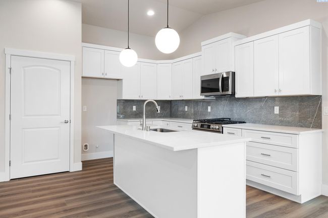10409 Kokanee Dr, Home with 4 bedrooms, 2 bathrooms and null parking in Pasco WA | Image 11