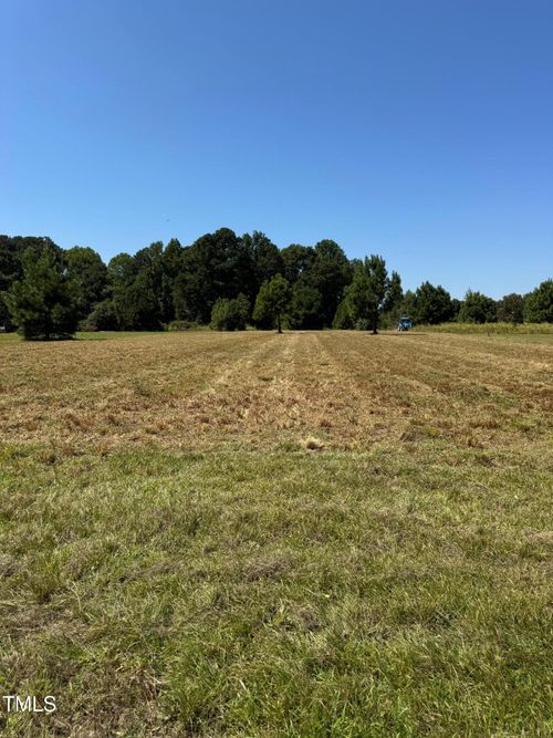 1 Basstown Rd, Clinton, NC, 28328-9303 | Card Image