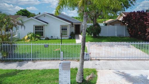 12618 Sw 211th Ter, Miami, FL, 33177-5779 | Card Image