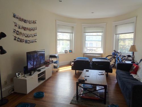 apt-2d-1110 Beacon St, Brookline, MA, 02446-3974 | Card Image