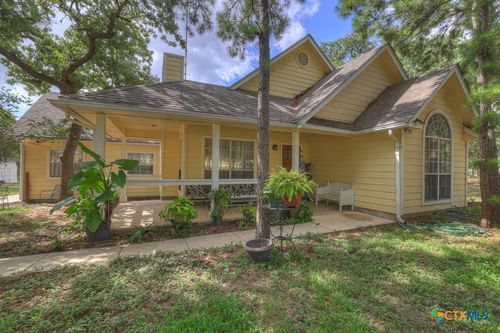 329 Lost Trail Cir, La Vernia, TX, 78121-9518 | Card Image