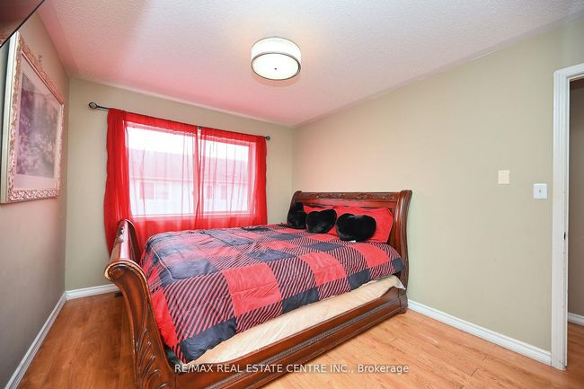 39 Decker Hollow Cir, House attached with 3 bedrooms, 6 bathrooms and 2 parking in Brampton ON | Image 11