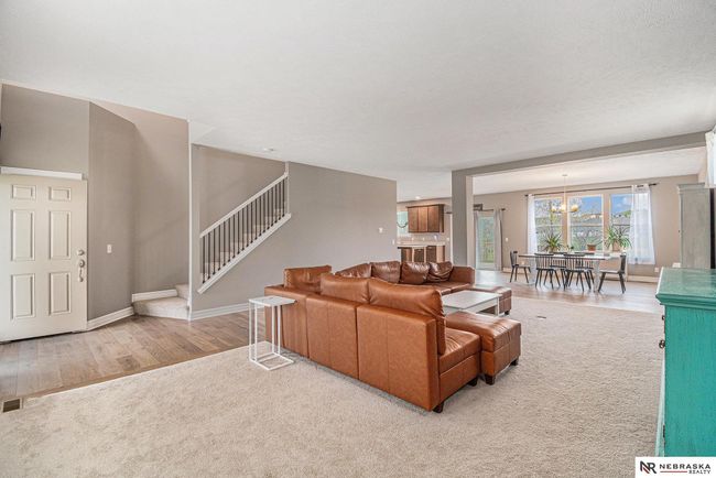 18514 Olive Cir, House other with 4 bedrooms, 4 bathrooms and 3 parking in Omaha NE | Image 7