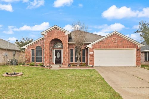 6408 St Leonard Dr, Arlington, TX, 76001-7847 | Card Image