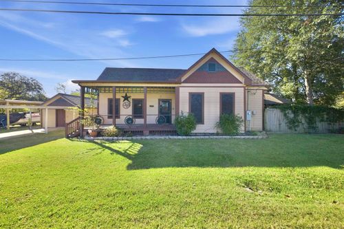 1713 Western Ave, West Orange, TX, 77630-6545 | Card Image