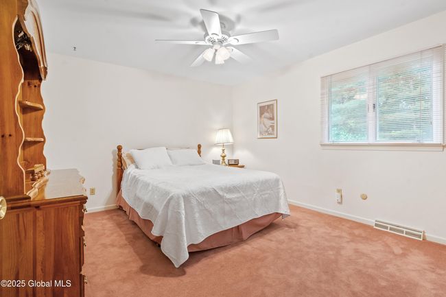 19 Tamarack Ln, House other with 4 bedrooms, 3 bathrooms and 6 parking in Schenectady NY | Image 44