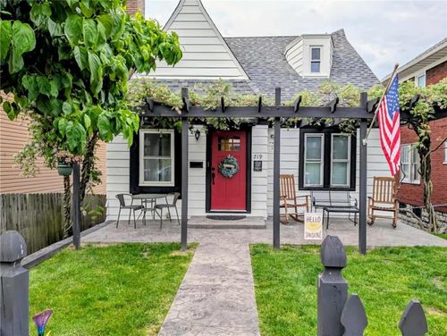 719 7th Ave, Coraopolis, PA, 15108-1733 | Card Image