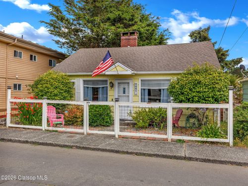 1061 S Downing Street, Seaside, OR, 97006 | Card Image