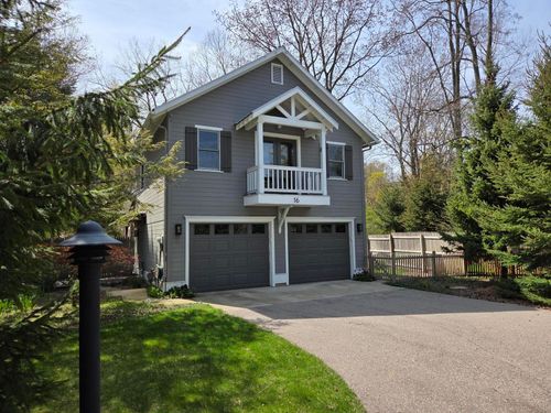 16 Park St, Saugatuck, MI, 49453-9698 | Card Image