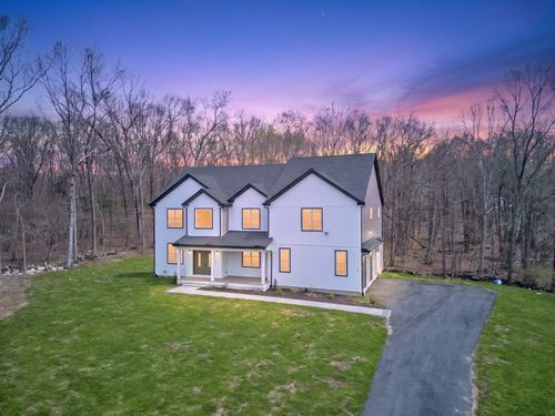 11 Falcon Dr, Shrewsbury, MA, 01545-4857 | Card Image