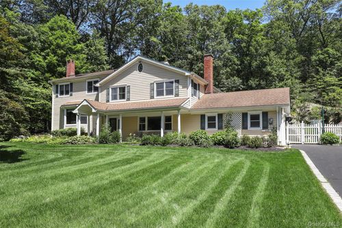 18 Fox Ridge Rd, North Castle, NY, 10504-2219 | Card Image