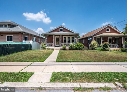 2217 Fairview Ave, READING, PA, 19606-1823 | Card Image