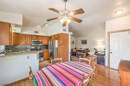 unit-522-520 Arrowhead Trl, Henderson, NV, 89015-9571 | Card Image