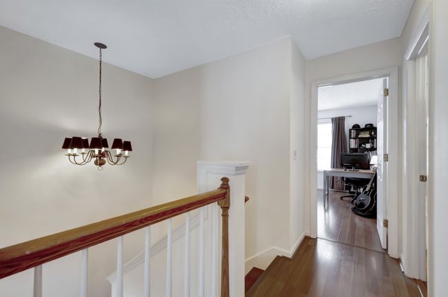 Upstairs hallway | Image 15