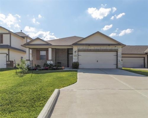 2209 Cedar Valley Dr, Conroe, TX, 77306-2057 | Card Image
