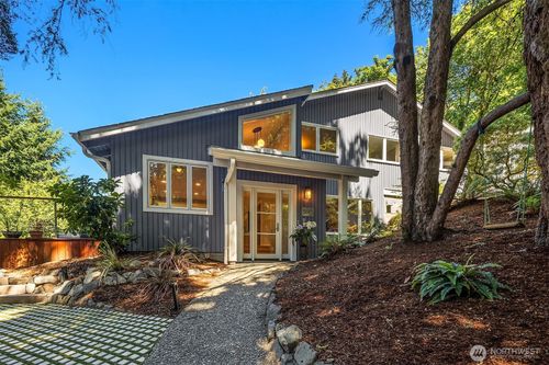 5610 W Mercer Way, Mercer Island, WA, 98040-4841 | Card Image
