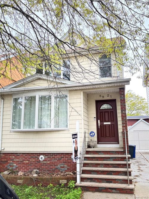 8921 Aubrey Ave, Glendale, NY, 11385-7929 | Card Image