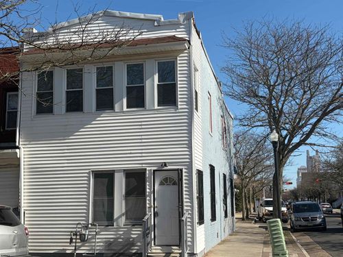1044 Drexel Ave, Atlantic City, NJ, 08401-3206 | Card Image