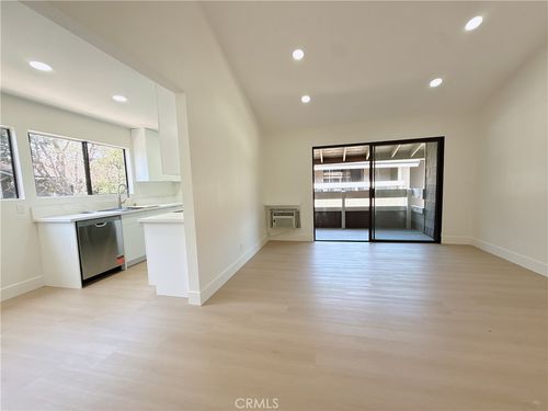 256 Streamwood, Irvine, CA, 92620-1966 | Card Image