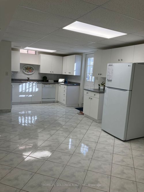 5 Hacienda Dr, Richmond Hill, ON, L4E3X1 | Card Image