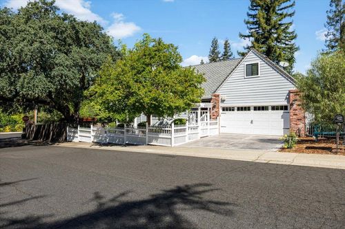 7095 Murdock Way, Carmichael, CA, 95608-2514 | Card Image