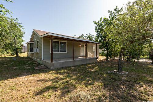 620 Viewpoint Dr, Poteet, TX, 78065-4560 | Card Image