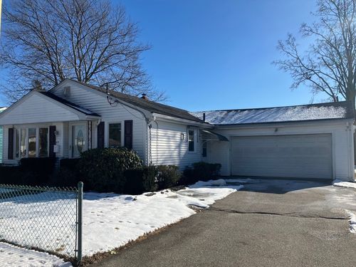 65 Bliss St, East Providence, RI, 02914-3907 | Card Image