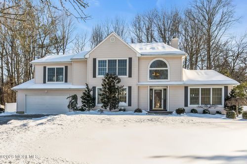 8 Winding Woods Way, Manalapan, NJ, 07726-3200 | Card Image